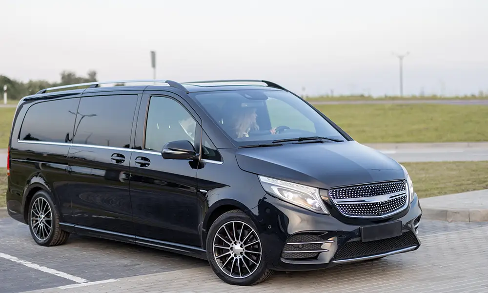 How-To Guide to Renting a Minibus- Everything You Must Know